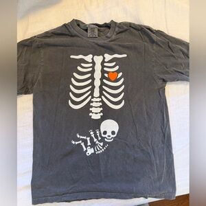 Cute oversized pregnancy t shirt perfect for pregnancy / Halloween / maternity